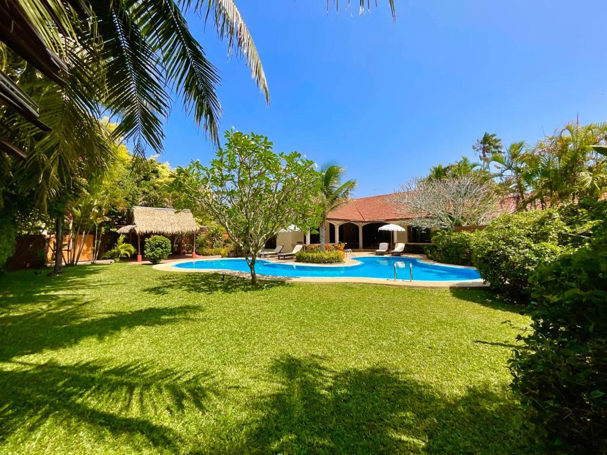 Coconut Paradise Holiday Villas Phuket Exterior photo